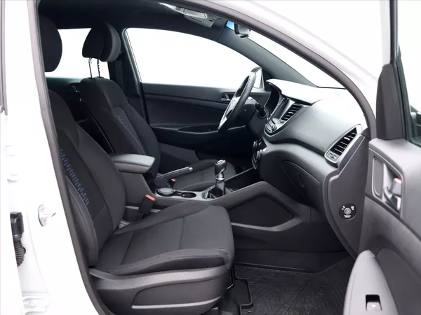 Hyundai Tucson 2,0 CRDI 100kW Best of Czech 4 - foto 3