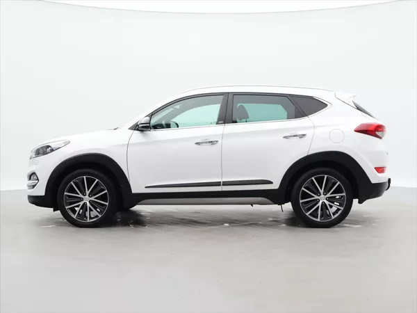 Hyundai Tucson 2,0 CRDI 100kW Best of Czech 4 - foto 9