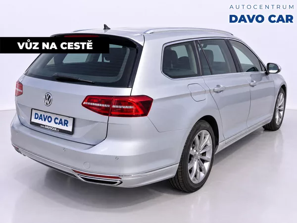 Volkswagen Passat 2,0 TDI 110 kW R-LINE DPH CZ 1 - foto 2
