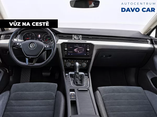 Volkswagen Passat 2,0 TDI 110 kW R-LINE DPH CZ 1 - foto 3
