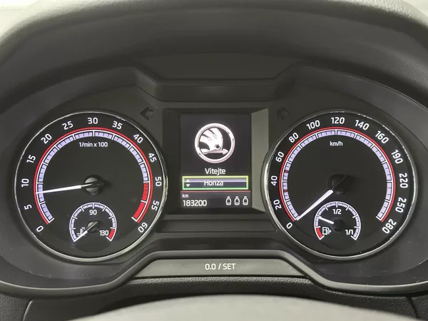 Škoda Octavia 2,0 TDI RS 135KW DSG - foto 17