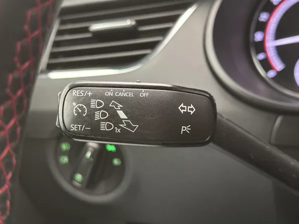 Škoda Octavia 2,0 TDI RS 135KW DSG - foto 19