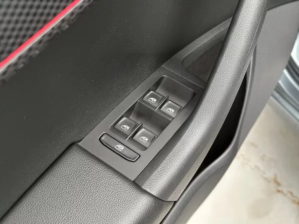 Škoda Octavia 2,0 TDI RS 135KW DSG - foto 24