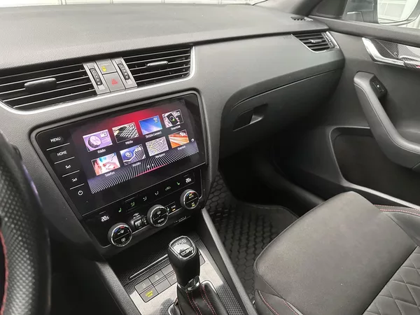 Škoda Octavia 2,0 TDI RS 135KW DSG - foto 27