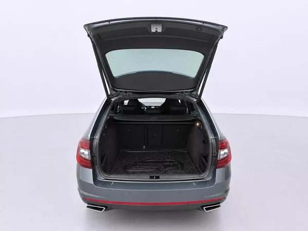 Škoda Octavia 2,0 TDI RS 135KW DSG - foto 9