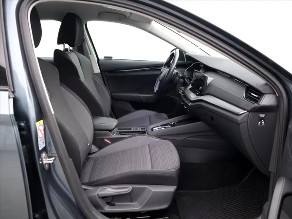 Škoda Octavia 2,0 TDI 110kW Ambition DSG CZ - foto 12