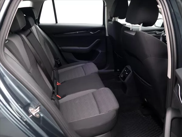 Škoda Octavia 2,0 TDI 110kW Ambition DSG CZ - foto 13