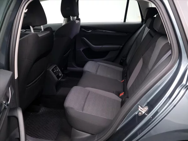 Škoda Octavia 2,0 TDI 110kW Ambition DSG CZ - foto 14