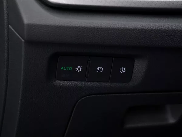 Škoda Octavia 2,0 TDI 110kW Ambition DSG CZ - foto 16