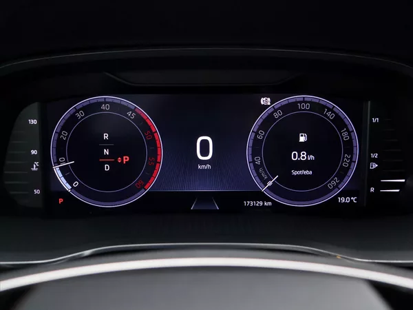 Škoda Octavia 2,0 TDI 110kW Ambition DSG CZ - foto 17