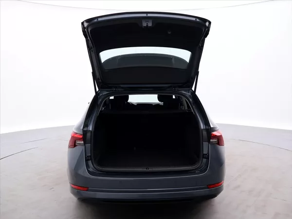 Škoda Octavia 2,0 TDI 110kW Ambition DSG CZ - foto 9