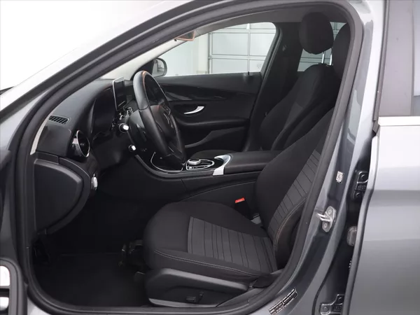 Mercedes-Benz Třídy C 2,1 220d 125kW Aut.klima Tažné - foto 11