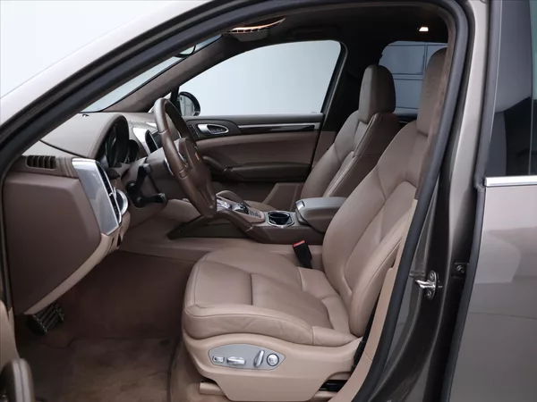 Porsche Cayenne 4.8 Turbo S 405kW DPH CZ - foto 11
