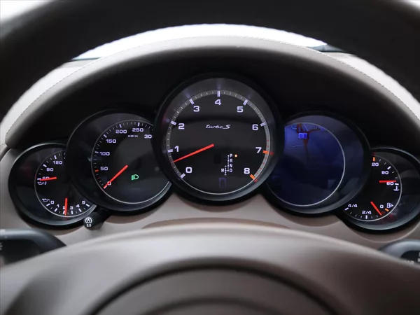 Porsche Cayenne 4.8 Turbo S 405kW DPH CZ - foto 17
