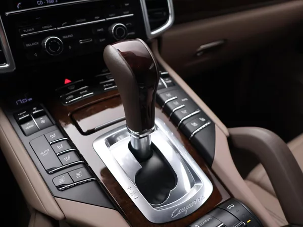 Porsche Cayenne 4.8 Turbo S 405kW DPH CZ - foto 20