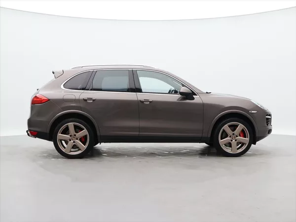 Porsche Cayenne 4.8 Turbo S 405kW DPH CZ - foto 8