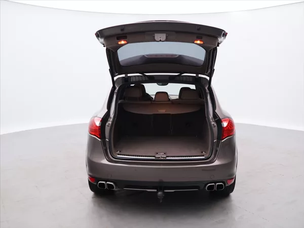 Porsche Cayenne 4.8 Turbo S 405kW DPH CZ - foto 9