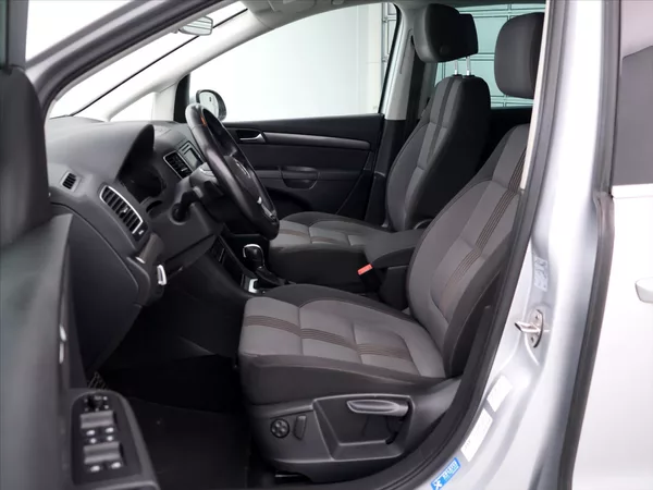 Volkswagen Sharan 2,0 TDI 135kW Comfortline DSG - foto 10