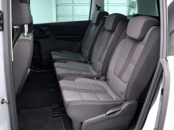 Volkswagen Sharan 2,0 TDI 135kW Comfortline DSG - foto 13