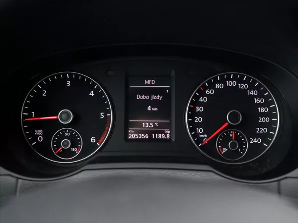 Volkswagen Sharan 2,0 TDI 135kW Comfortline DSG - foto 17