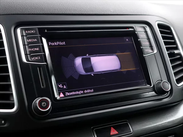 Volkswagen Sharan 2,0 TDI 135kW Comfortline DSG - foto 27
