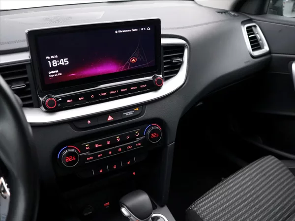 Kia Ceed SW 1,5 T-GDI 117kW GT-Line CZ DPH - foto 23