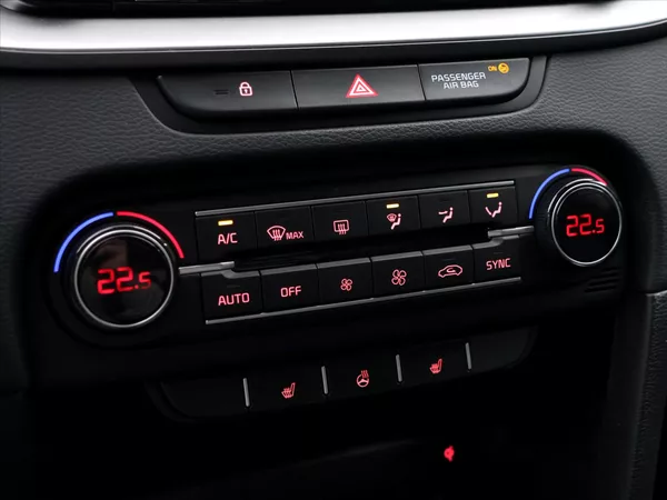 Kia Ceed SW 1,5 T-GDI 117kW GT-Line CZ DPH - foto 26