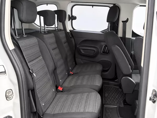Opel Combo 1,2 Turbo 81kW Edition Plus CZ - foto 13