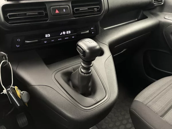 Opel Combo 1,2 Turbo 81kW Edition Plus CZ - foto 21