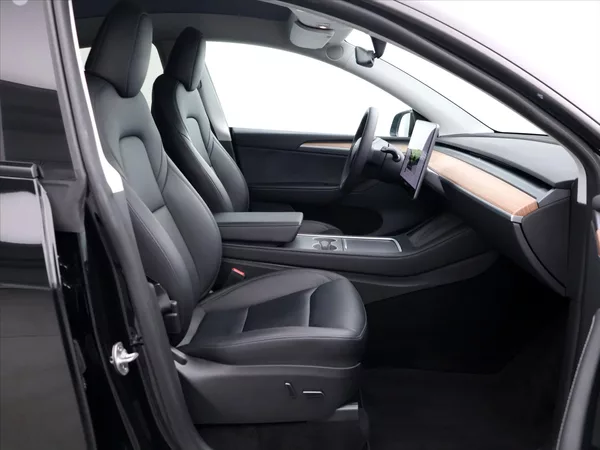 Tesla Model Y LR AWD sOH 92% 1.Maj DPH - foto 12