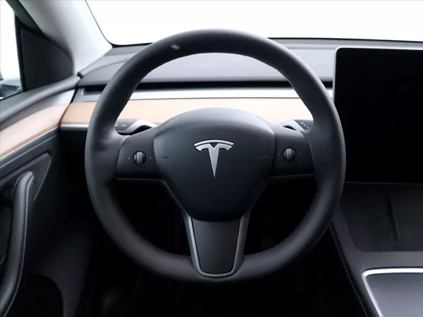 Tesla Model Y LR AWD sOH 92% 1.Maj DPH - foto 17
