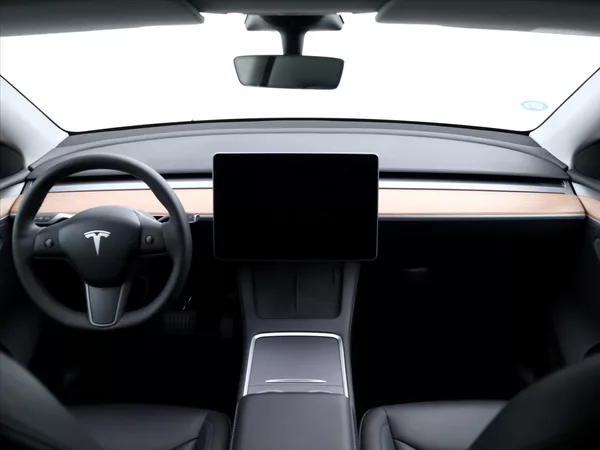 Tesla Model Y LR AWD sOH 92% 1.Maj DPH - foto 24