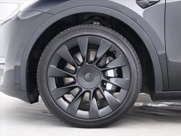Tesla Model Y LR AWD sOH 92% 1.Maj DPH - foto 25