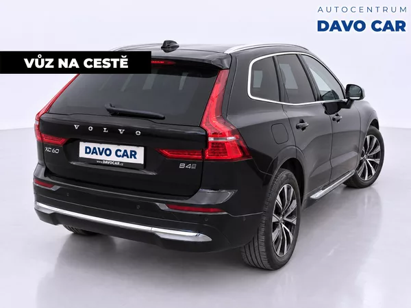 Volvo XC60 2,0 B4 145kW AWD Plus Bright C - foto 3