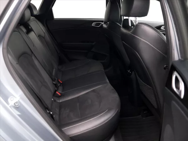 Kia Ceed SW 1,5 T-Gdi 118kW DCT CZ DPH - foto 13