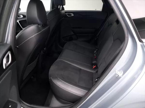 Kia Ceed SW 1,5 T-Gdi 118kW DCT CZ DPH - foto 14