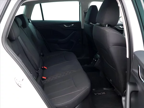 Škoda Scala 1,0 TSI 81kW Ambition CZ DPH - foto 12