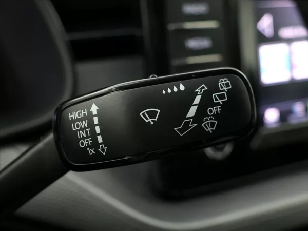 Škoda Scala 1,0 TSI 81kW Ambition CZ DPH - foto 17