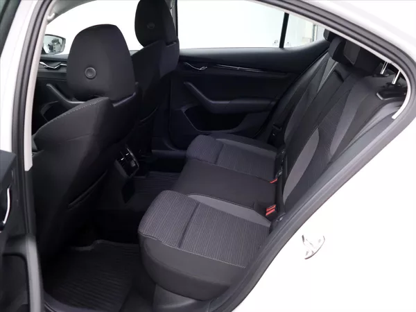 Škoda Octavia 2,0 TDI 110kW Ambition CZ DPh - foto 13