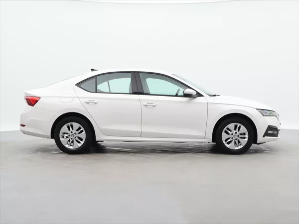 Škoda Octavia 2,0 TDI 110kW Ambition CZ DPh - foto 8
