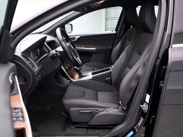 Volvo XC60 2,0 D4 120kW Momentum AUT - foto 11
