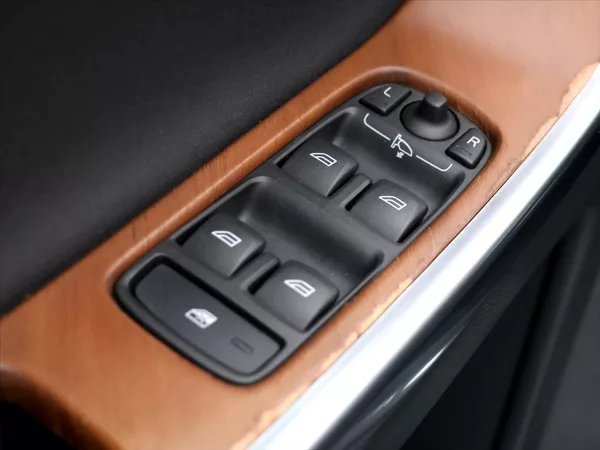 Volvo XC60 2,0 D4 120kW Momentum AUT - foto 15