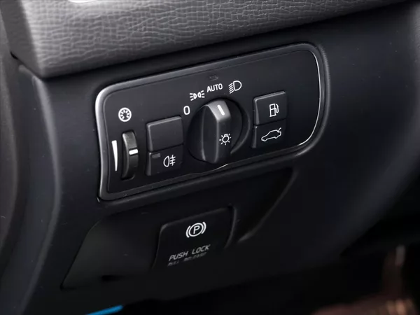 Volvo XC60 2,0 D4 120kW Momentum AUT - foto 16