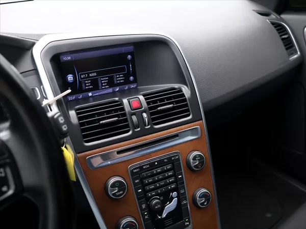 Volvo XC60 2,0 D4 120kW Momentum AUT - foto 18