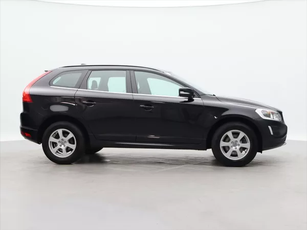 Volvo XC60 2,0 D4 120kW Momentum AUT - foto 8