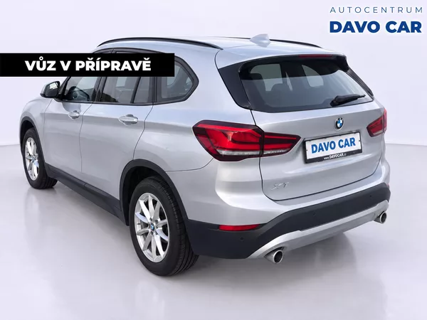 BMW X1 2,0 18d 110kW xD Automat CZ LE - foto 2