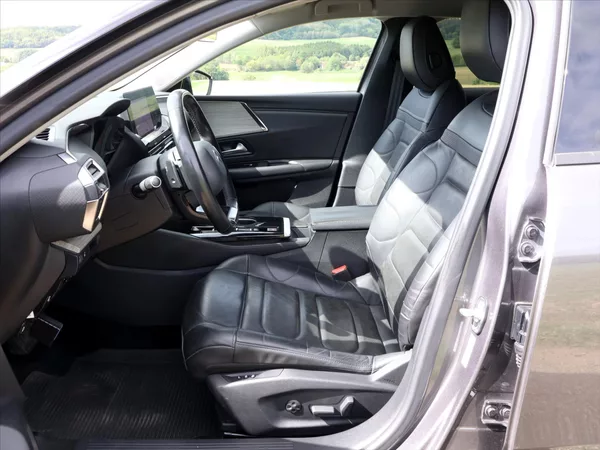 Citroën C5 X 1,6 PT 180k CZ Exclusive DPH - foto 11