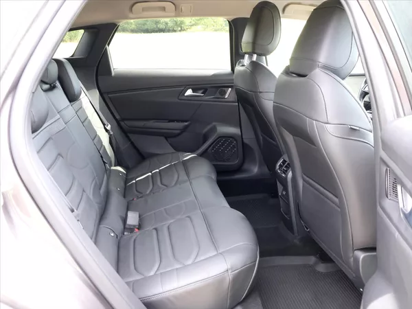 Citroën C5 X 1,6 PT 180k CZ Exclusive DPH - foto 13