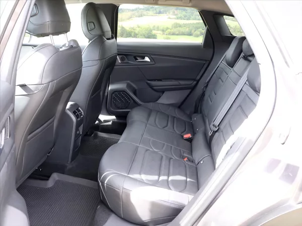 Citroën C5 X 1,6 PT 180k CZ Exclusive DPH - foto 14