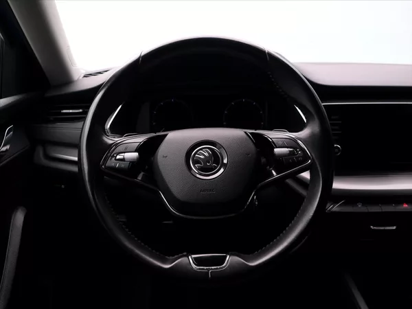Škoda Octavia 2,0 TDI 110kW Ambition DSG CZ - foto 17